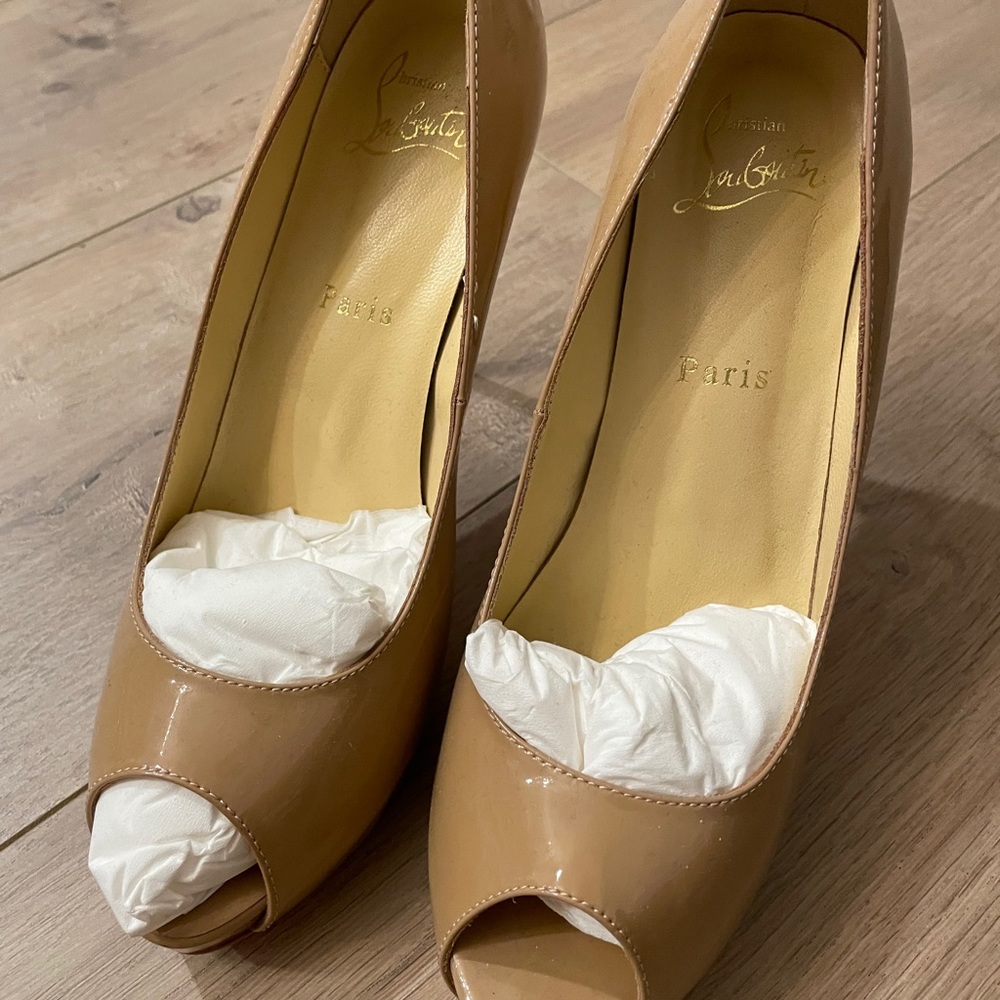 Christian Louboutin Very Prive